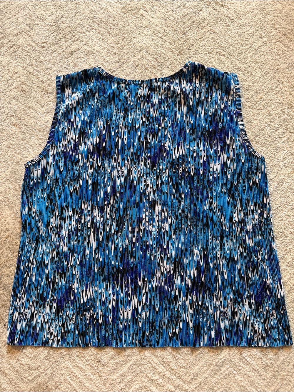 Plisse Sleeveless Blue Patterned Women’s Top - Picture 3 of 3